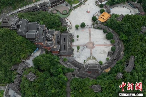 沪深股票配资平台 “世界苗乡”重庆彭水旅游“热”